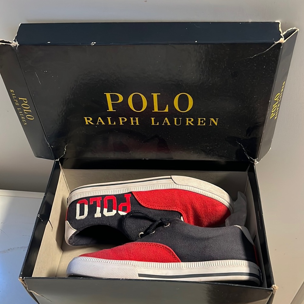 Boys Polo sneakers.